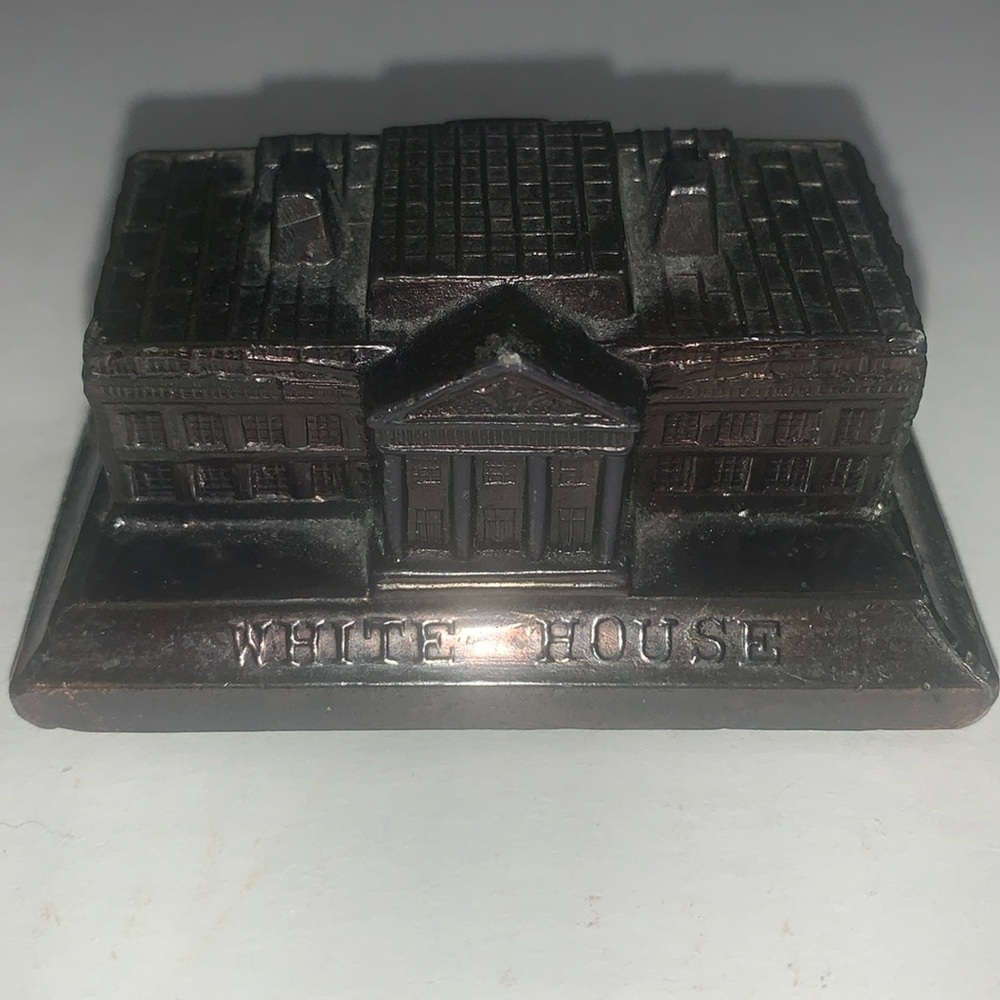 Vintsge 3 in Bronze White House Statue Washington DC